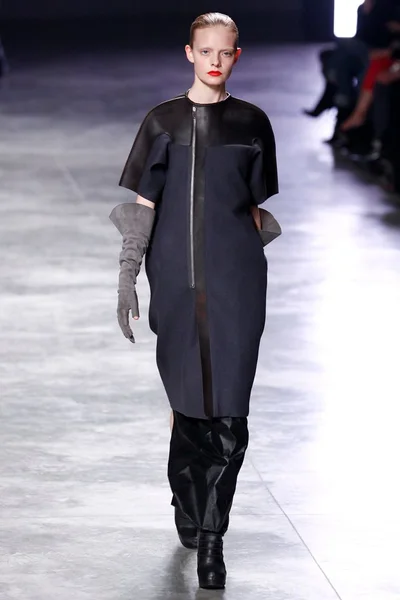 Look 24